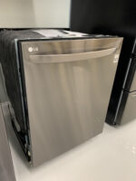 Top Control Smart Dishwasher with QuadWash™ - Image 4